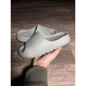 Yeezy Slide Salt Men's Size 8